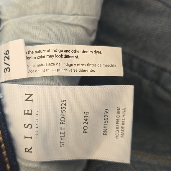 Risen Jeans With Slit Hem - Picture 7 of 7